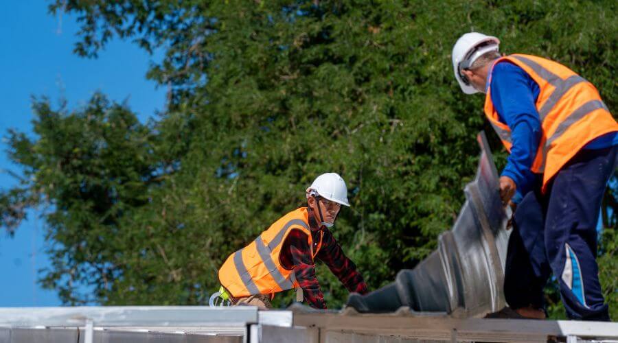Professional gutter cleaning in Grand Junction, IA
